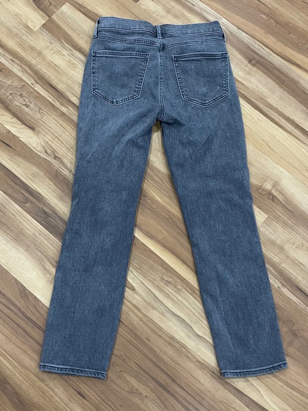 GAP Vintage Slim Mid Rise Ankle Length Gray Denim Jeans Size 27 / 4R